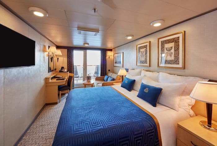 Cunard Queen Victoria Accommodation Club Balcony.jpg